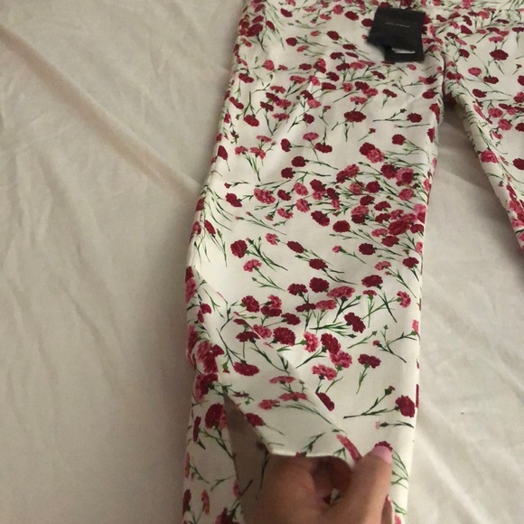 Brand new Dolce Gabbana floral jeans! - Picture 6 of 6